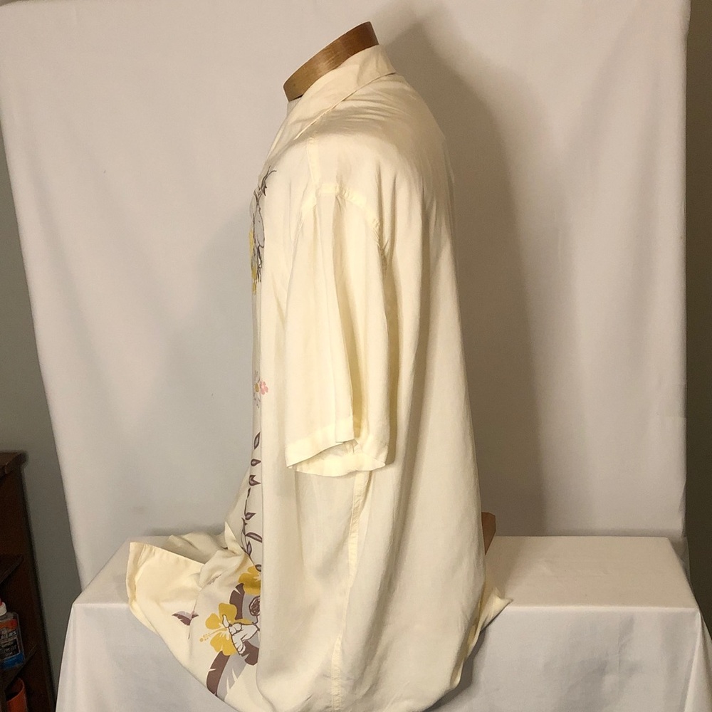 Peanuts Cream and Yellow Floral Button Down Shirt - Picture 11 of 14